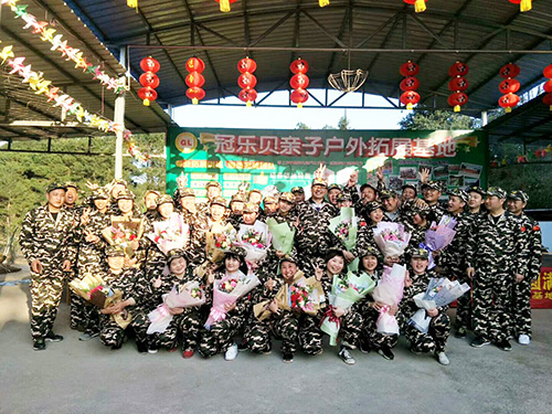 親子活動(dòng)合影